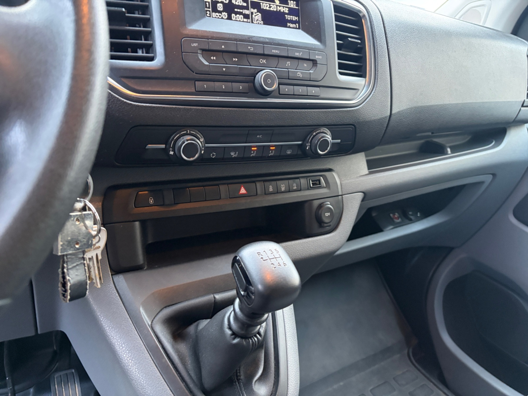 Peugeot Traveller — 11