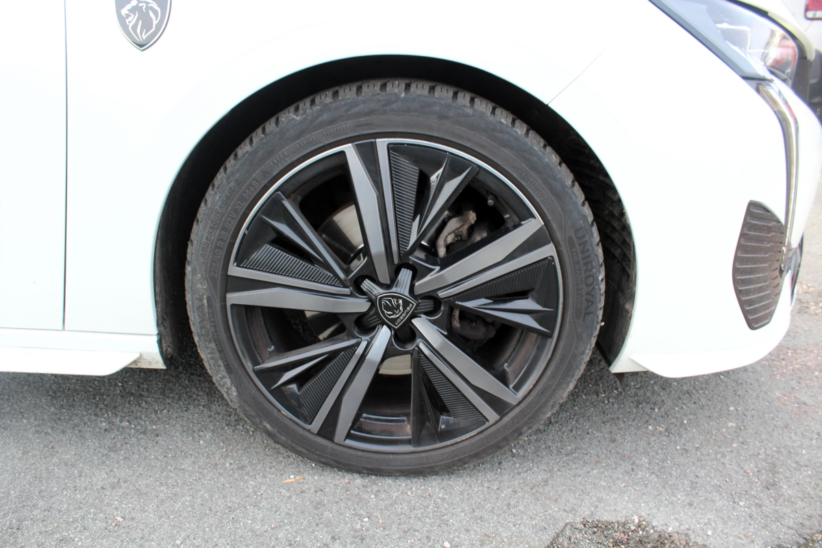 Peugeot 308 — 8