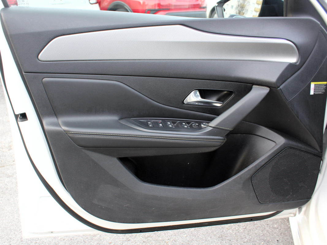 Peugeot 308 — 9