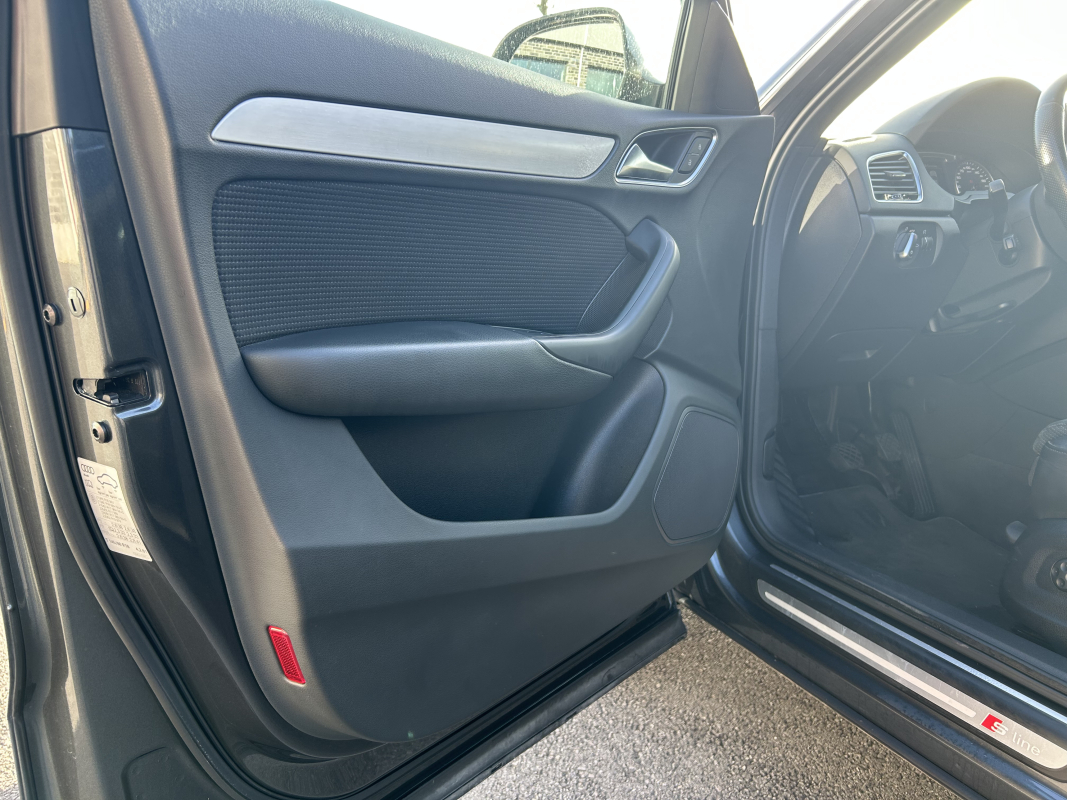 Audi Q3 — 12