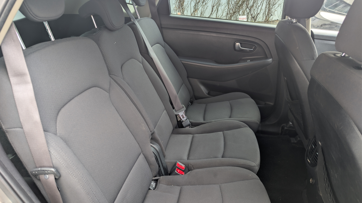 Kia Carens — 13