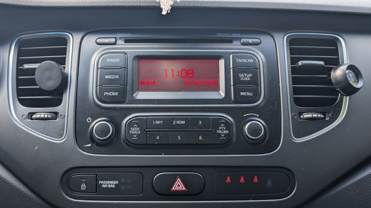 Kia Carens — 16
