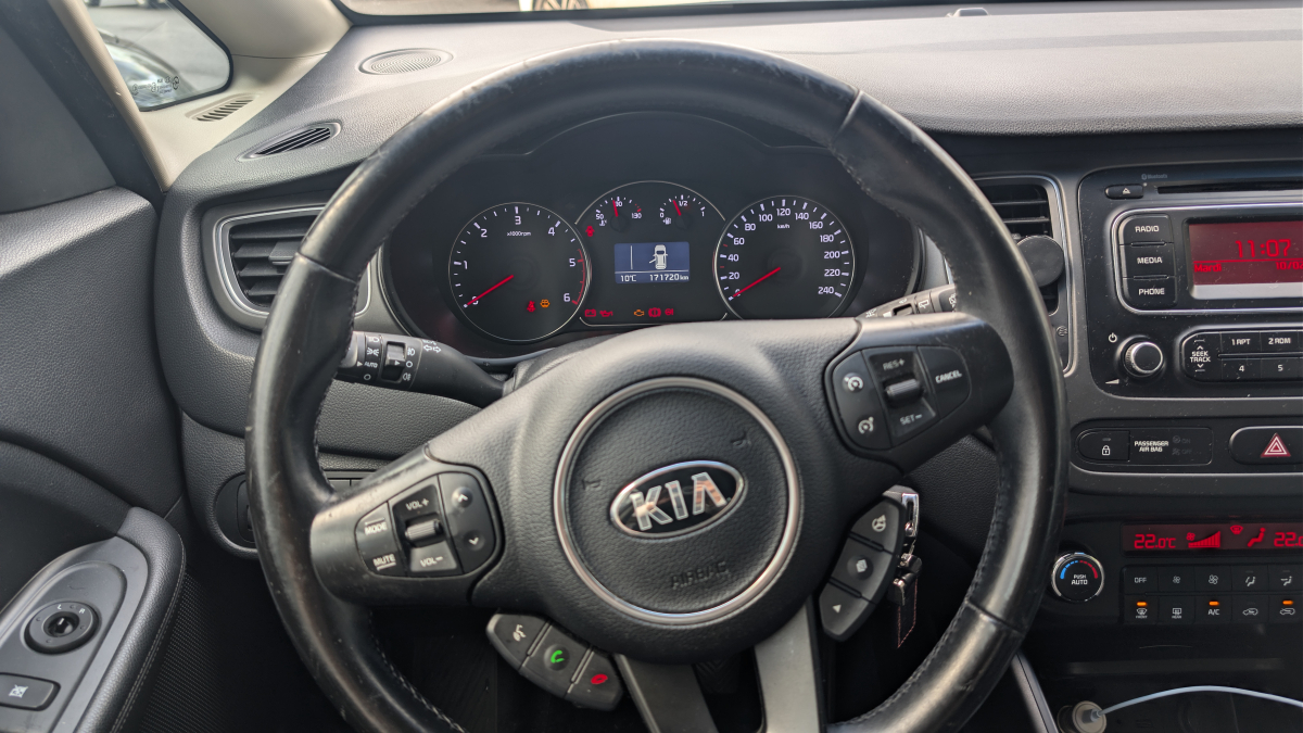 Kia Carens — 15