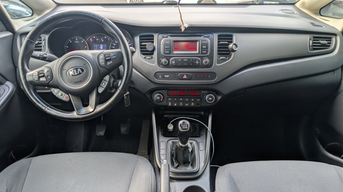 Kia Carens — 14