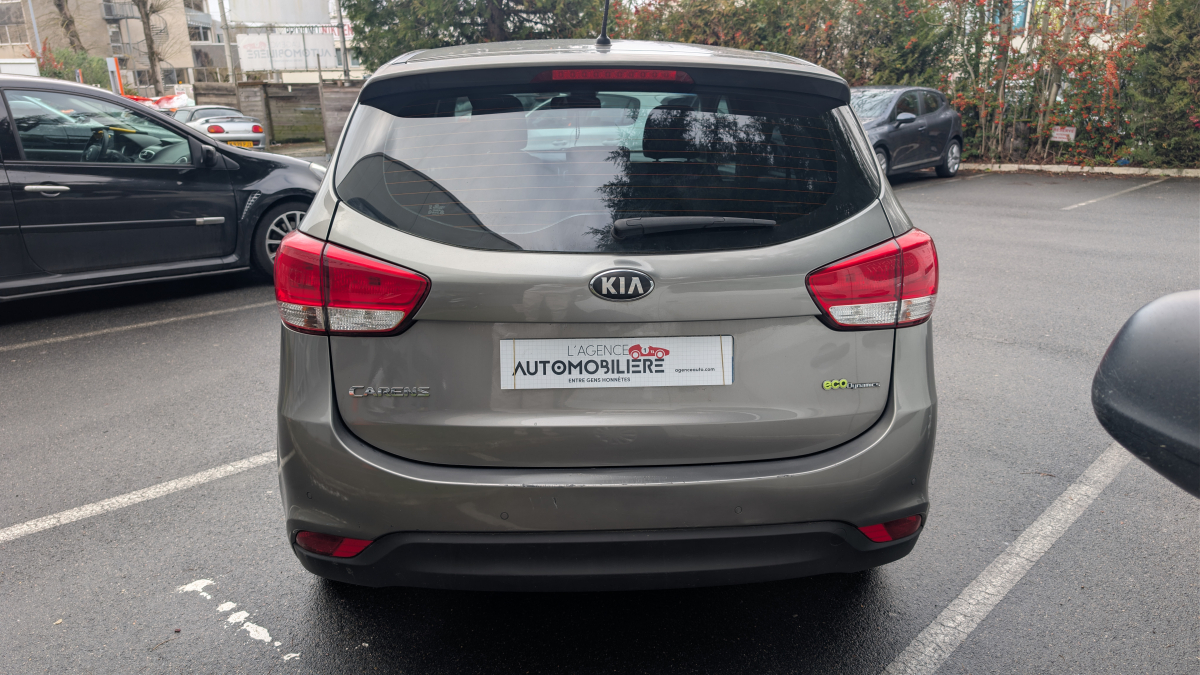 Kia Carens — 6
