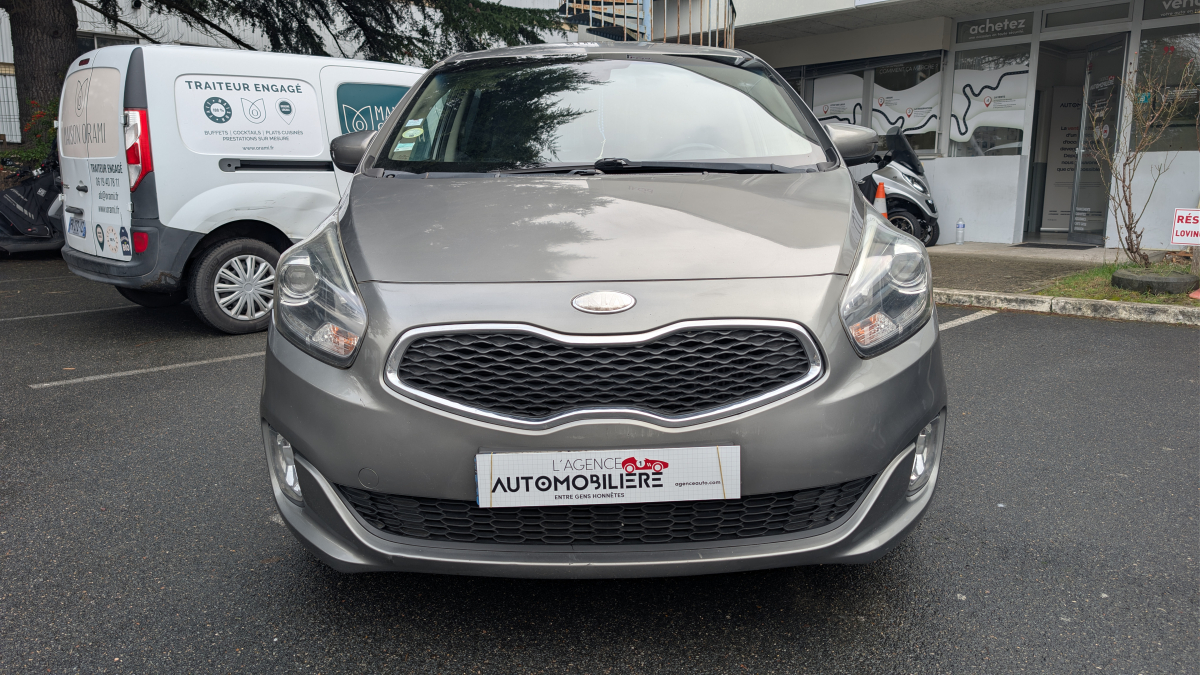 Kia Carens — 2