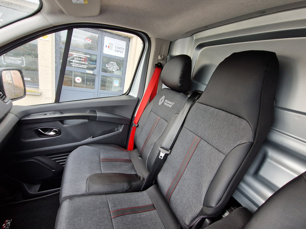 Renault Trafic — 18