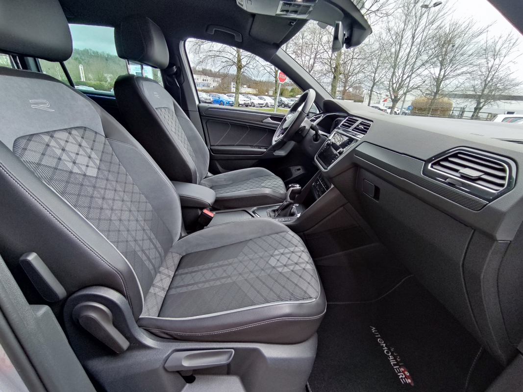 Volkswagen Tiguan — 16