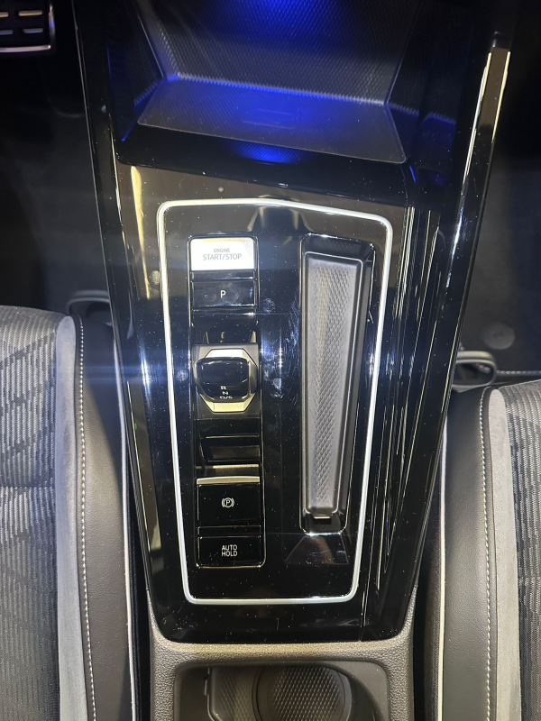 Volkswagen Golf — 29