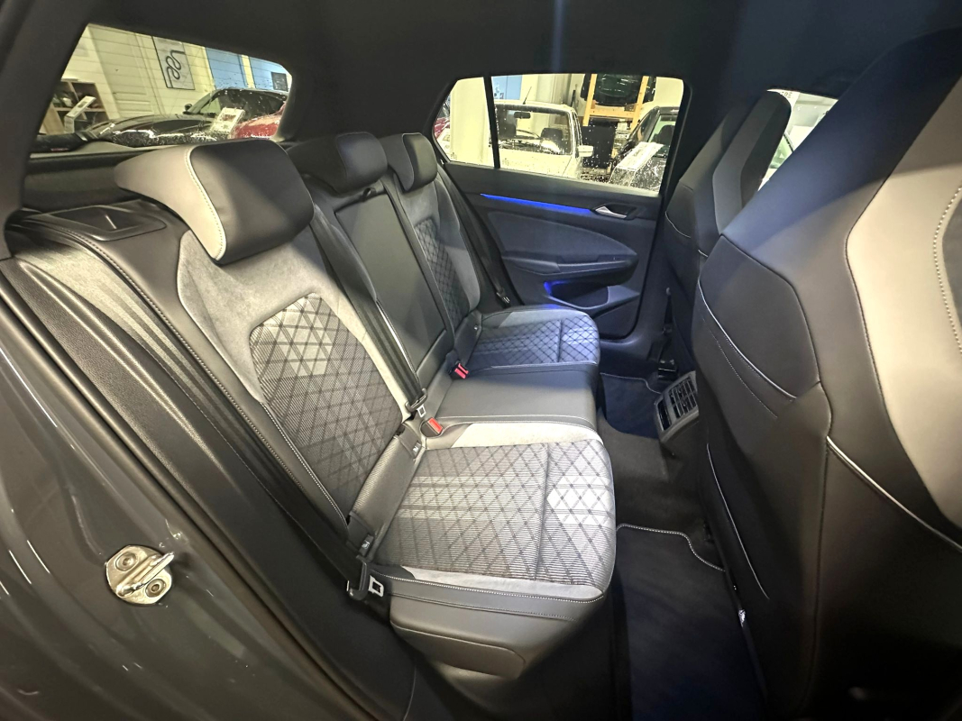 Volkswagen Golf — 14