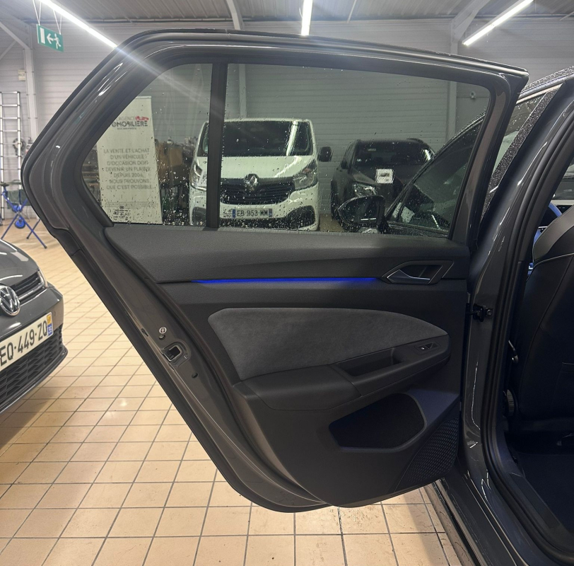 Volkswagen Golf — 34