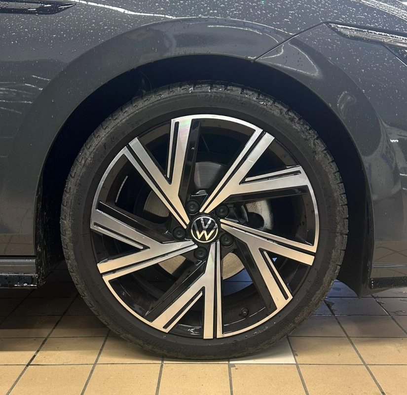 Volkswagen Golf — 36