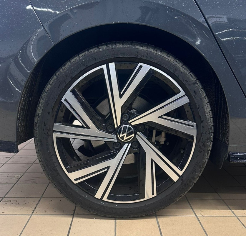 Volkswagen Golf — 38