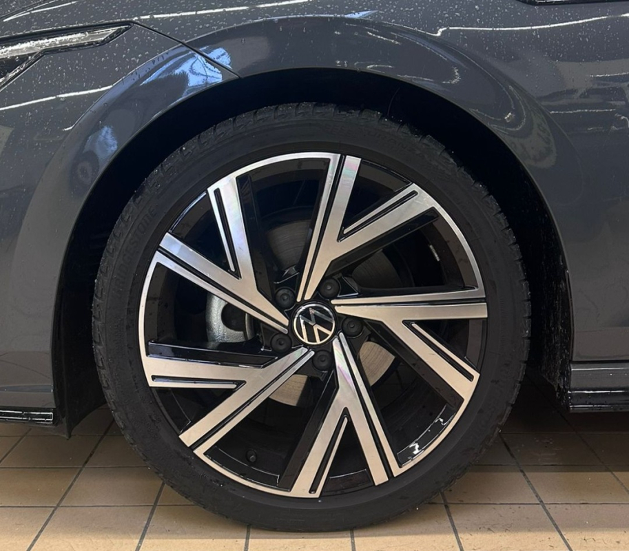 Volkswagen Golf — 39