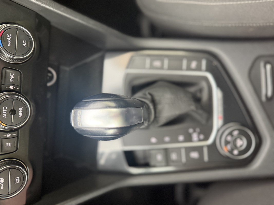 Volkswagen Tiguan — 18