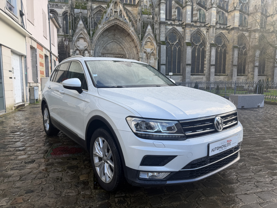 Volkswagen Tiguan — 2