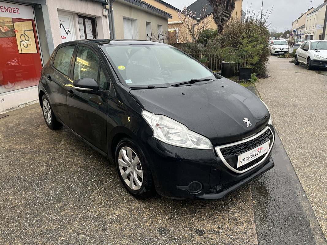 Peugeot 208 — 3