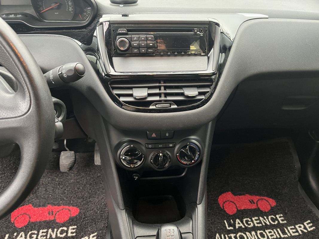 Peugeot 208 — 13