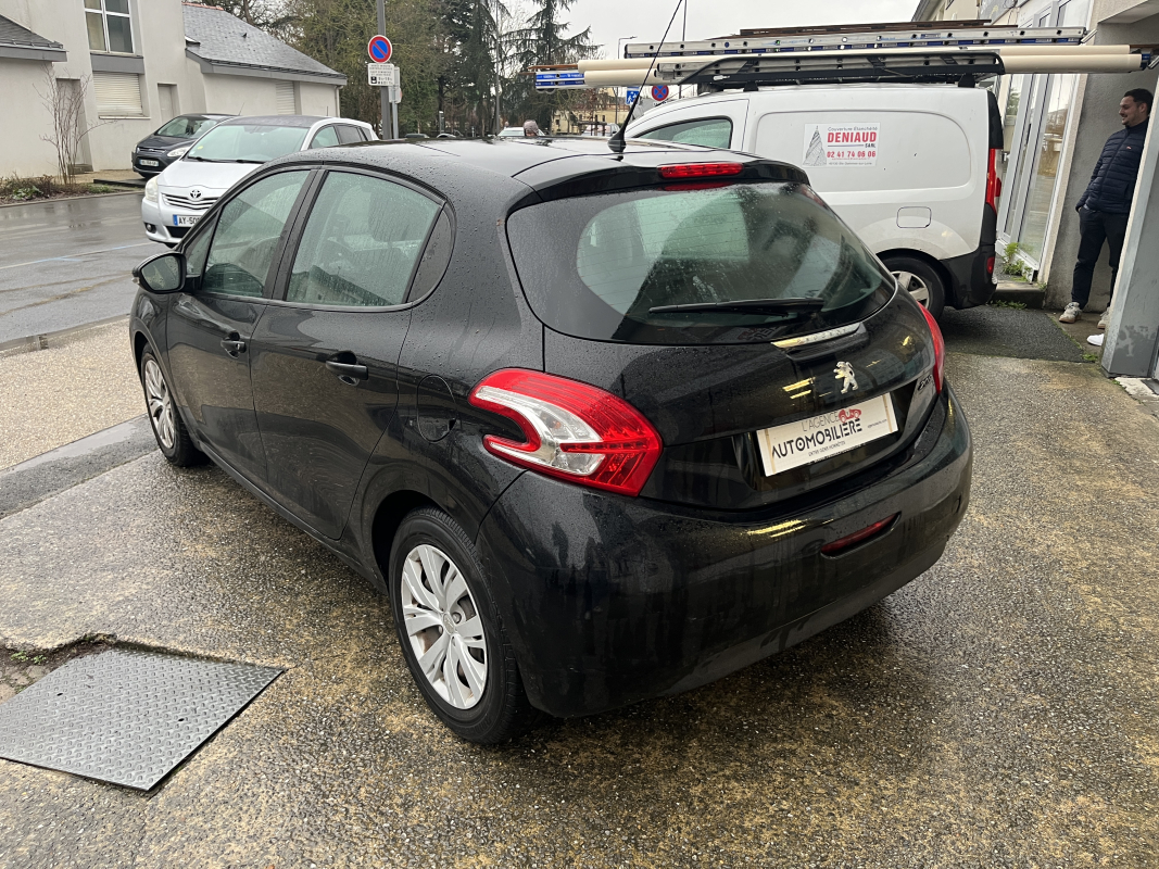 Peugeot 208 — 7