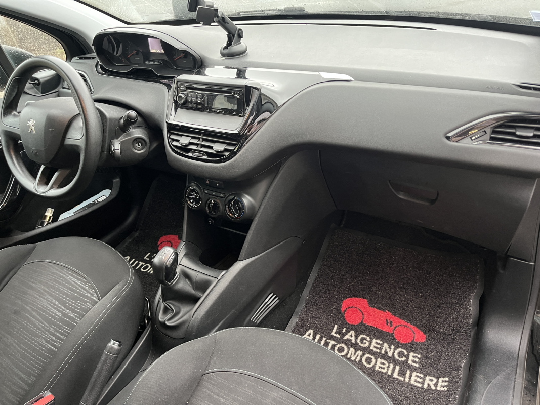 Peugeot 208 — 14