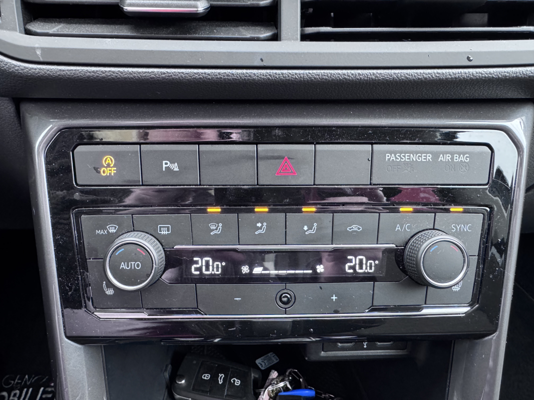 Volkswagen T-Cross — 19