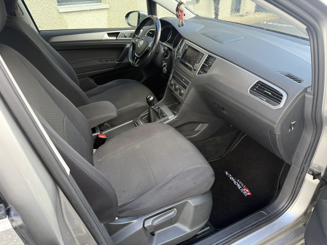 Volkswagen Golf Sportsvan — 17