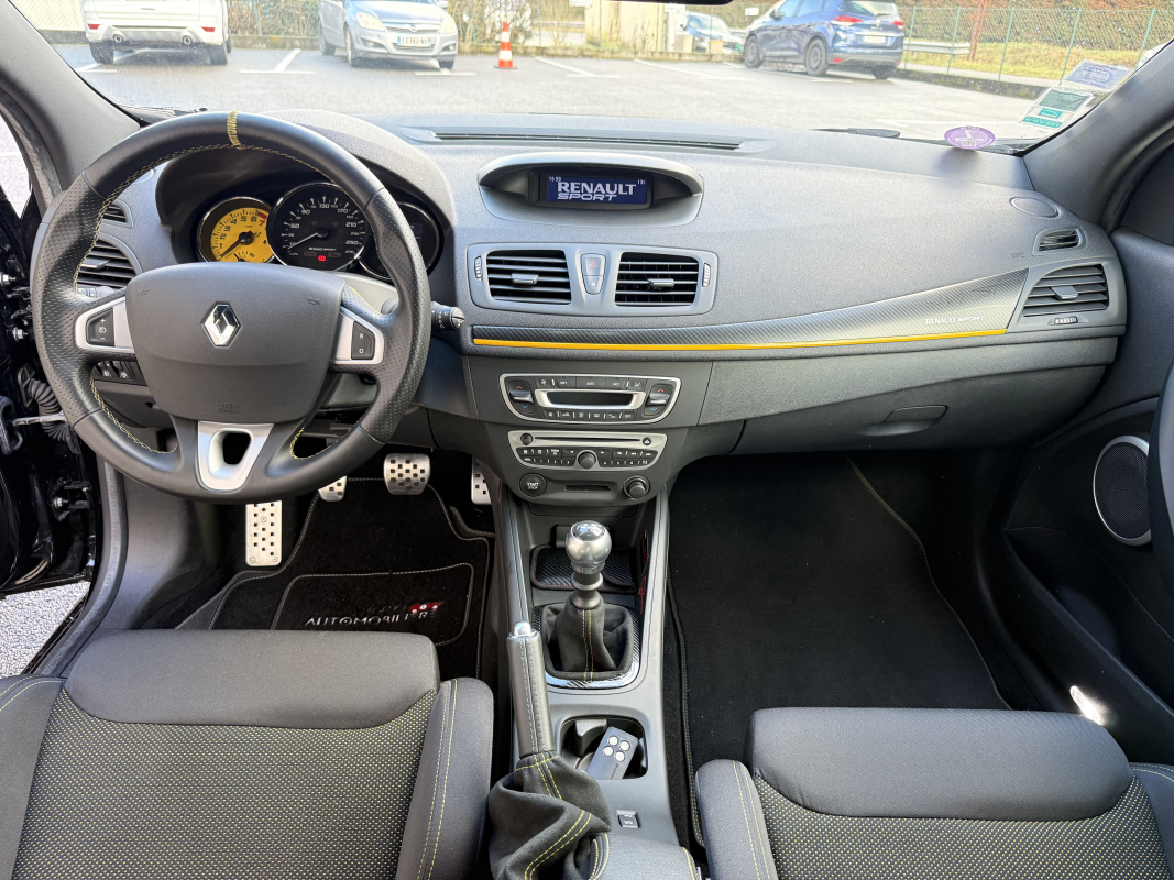 Renault Megane — 9