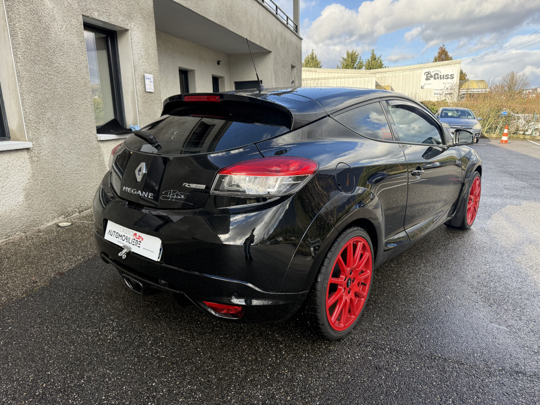 Renault Megane — 3