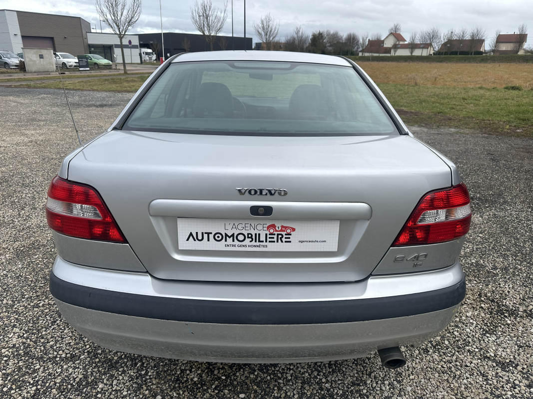 Volvo S40 — 4