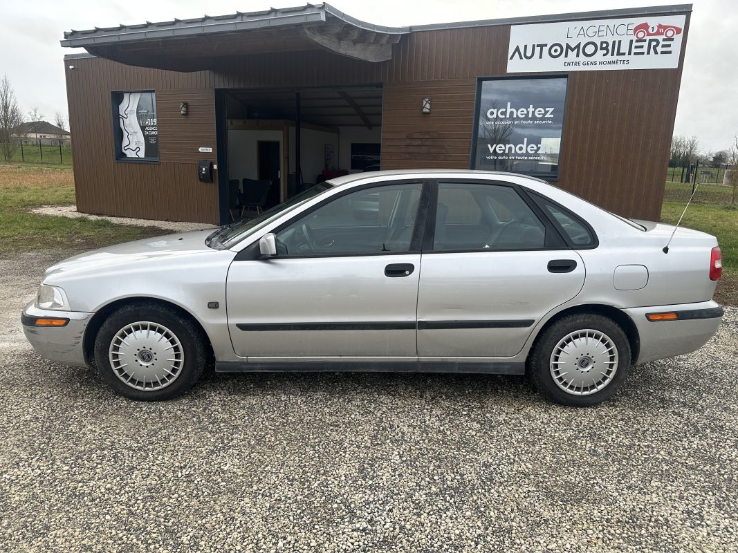 Volvo S40 — 2