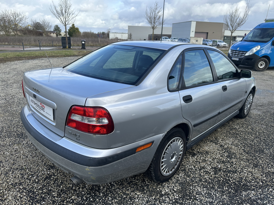 Volvo S40 — 5