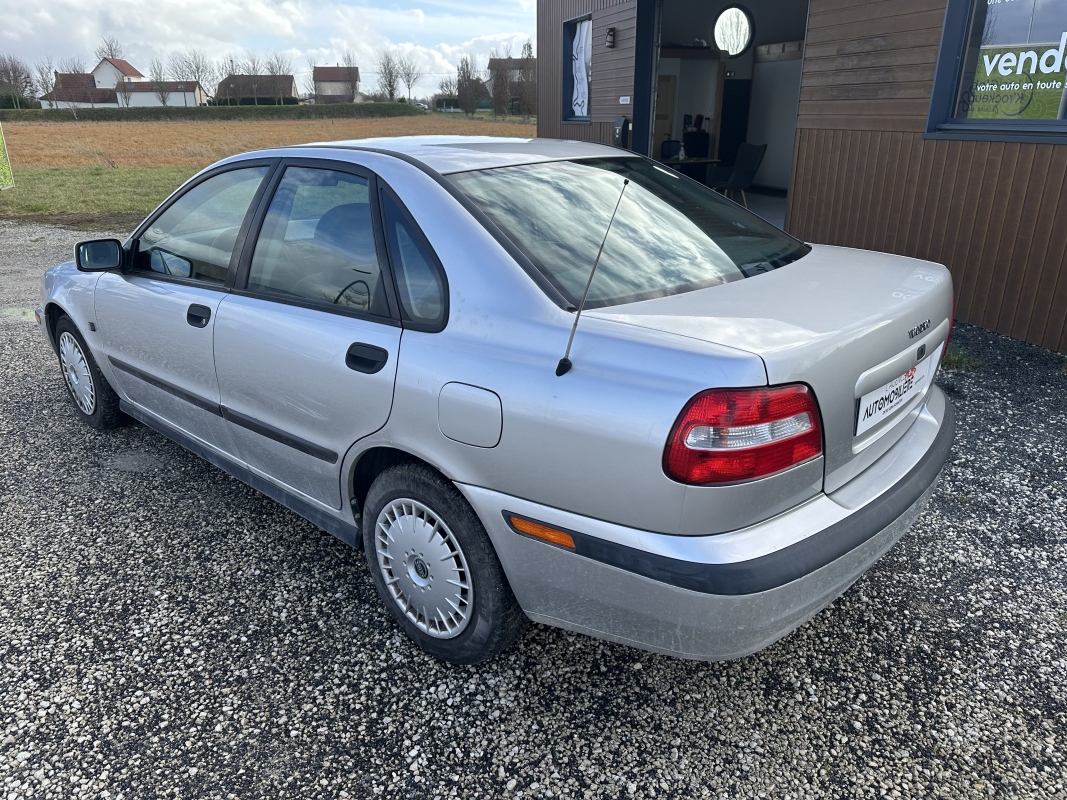 Volvo S40 — 3