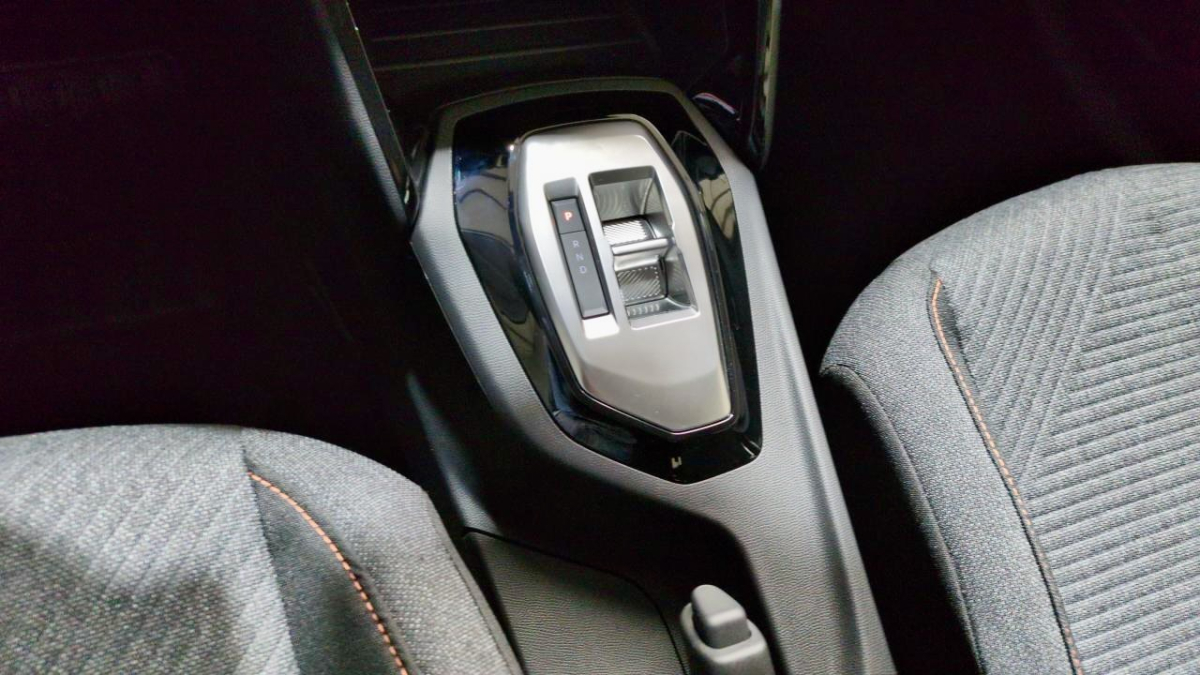 Peugeot 208 — 11