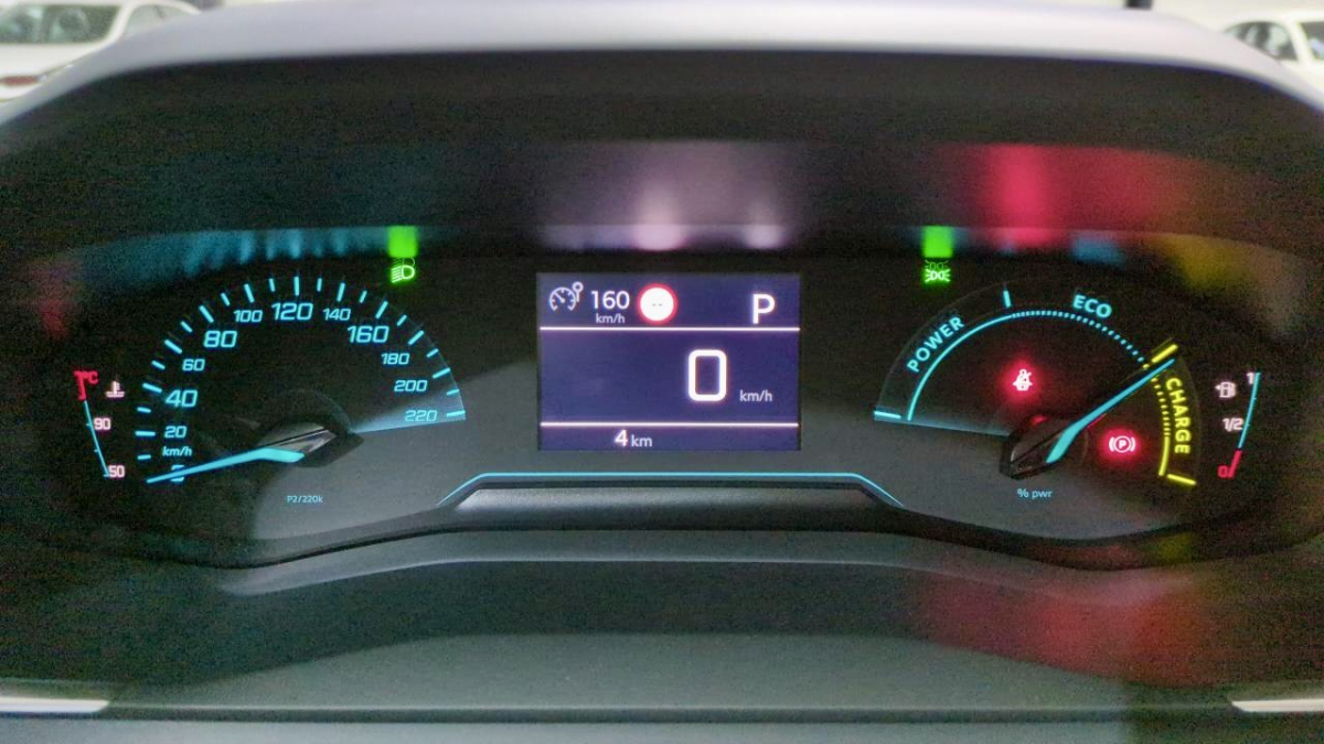 Peugeot 208 — 8