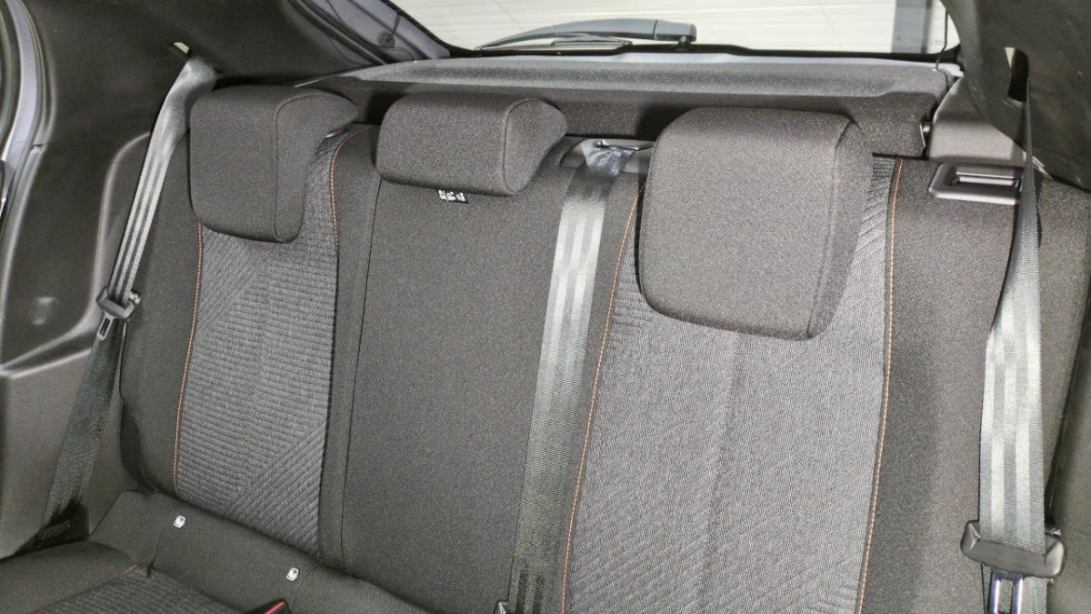 Peugeot 208 — 15