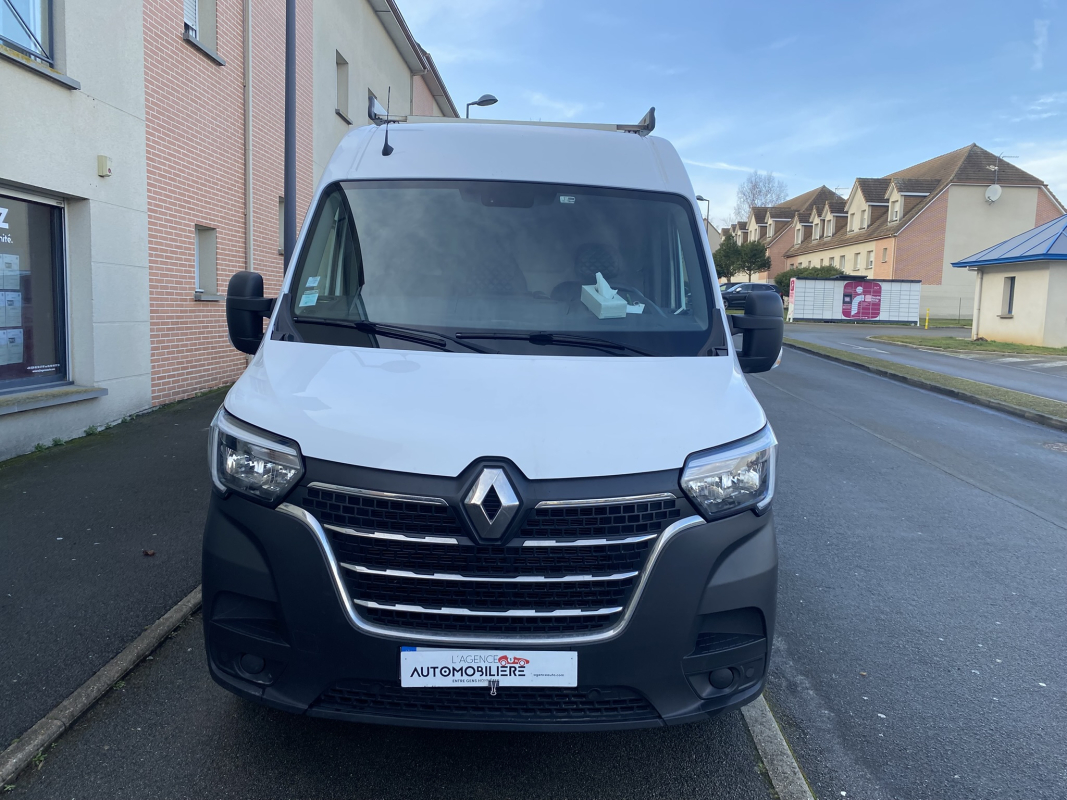 Renault Master — 9
