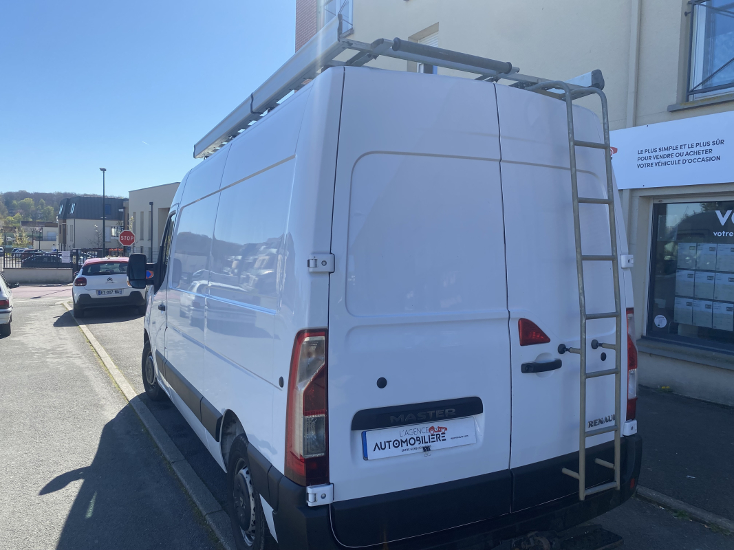 Renault Master — 4