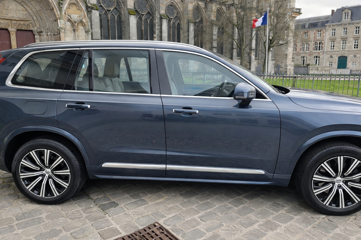 Volvo XC90 — 4