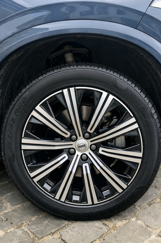 Volvo XC90 — 10