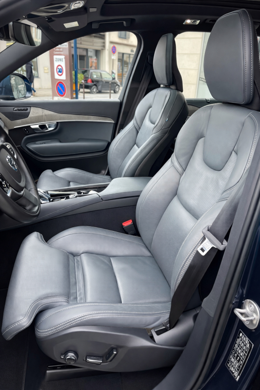 Volvo XC90 — 16
