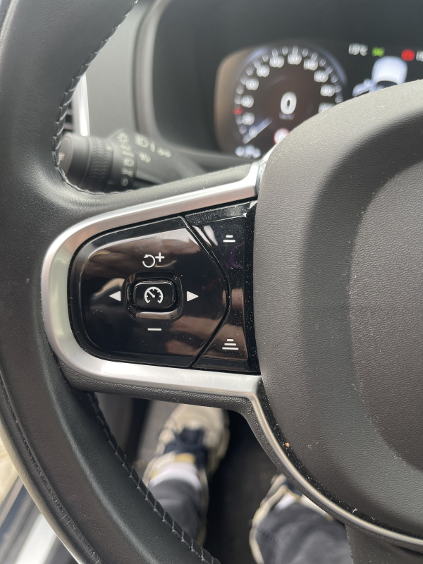 Volvo XC90 — 30