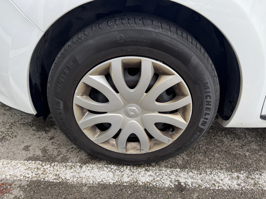 Renault Clio — 32