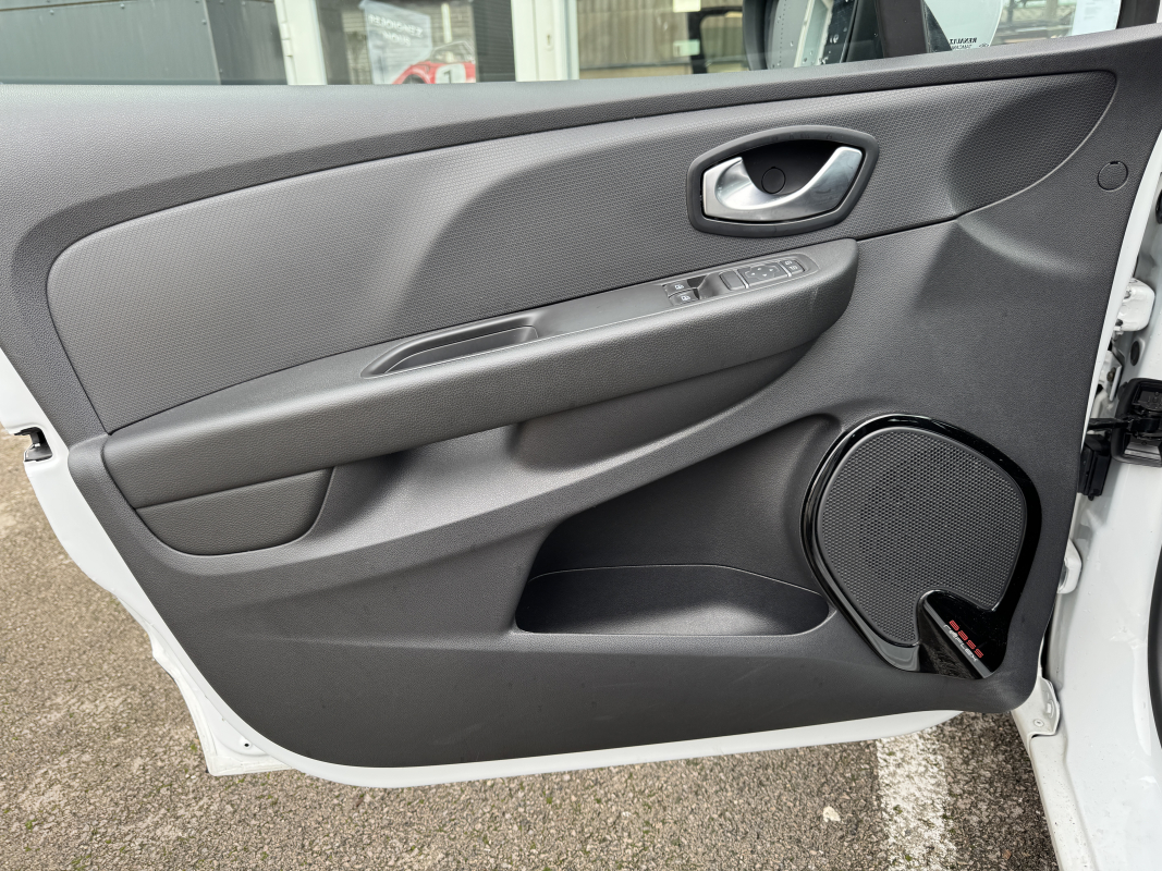 Renault Clio — 28