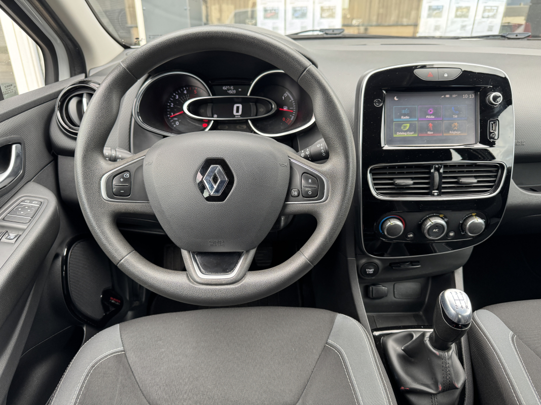 Renault Clio — 18
