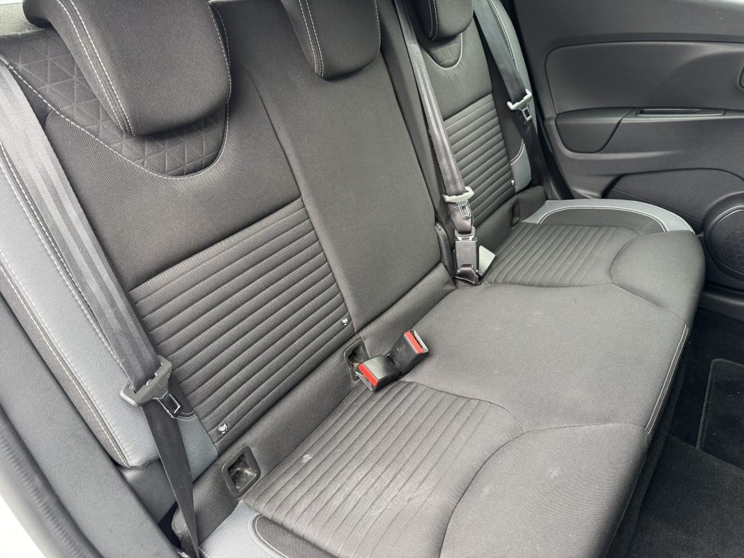 Renault Clio — 24