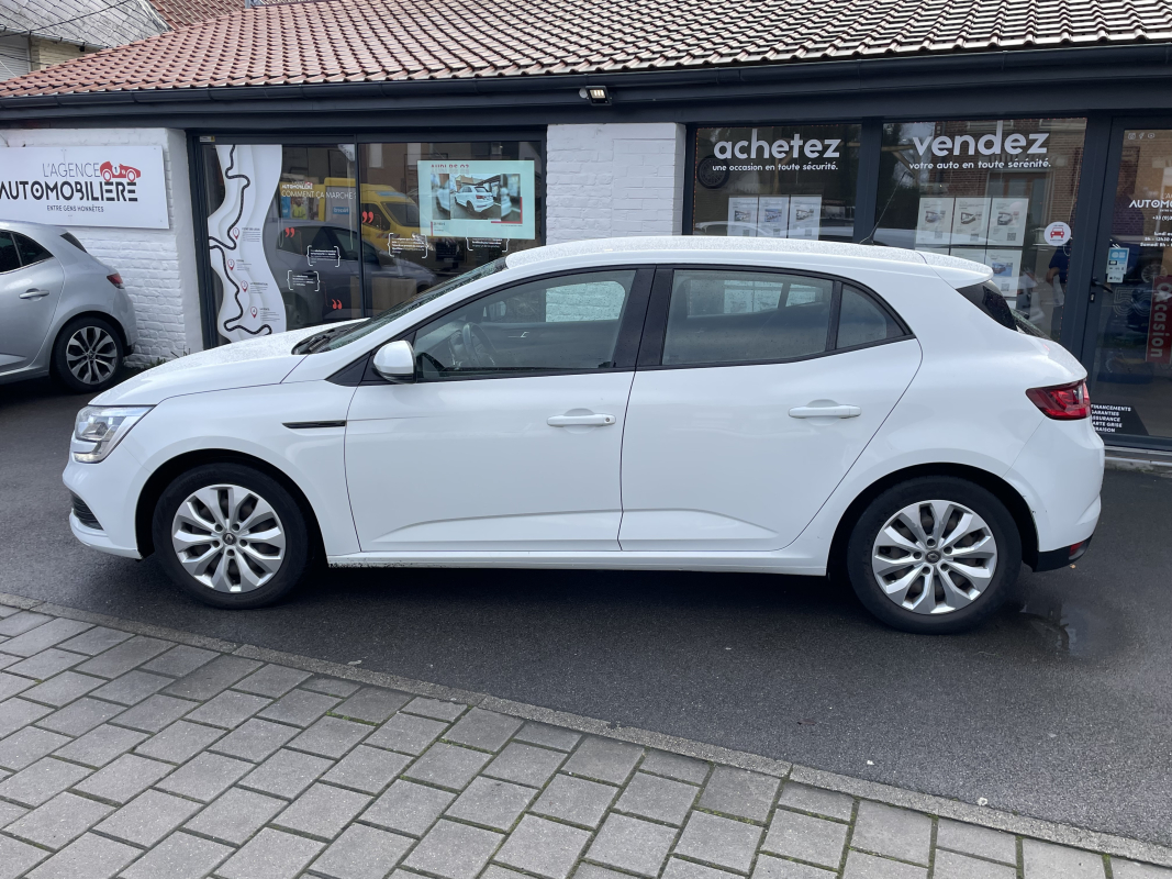 Renault Megane — 3