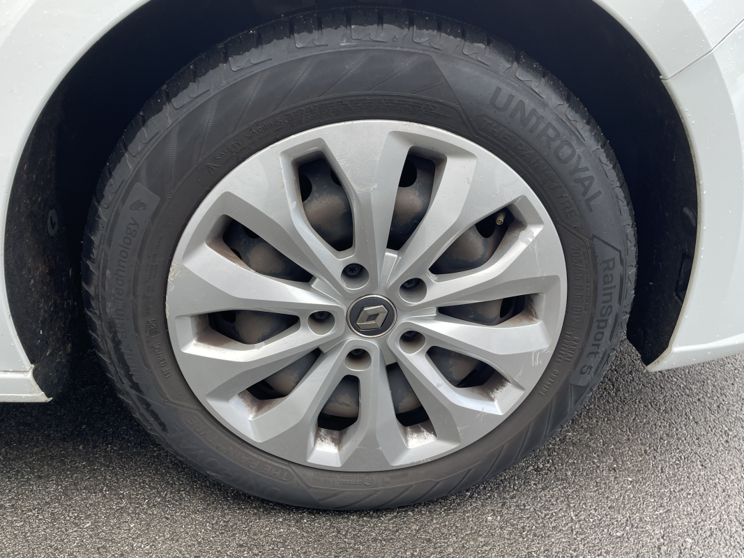 Renault Megane — 24