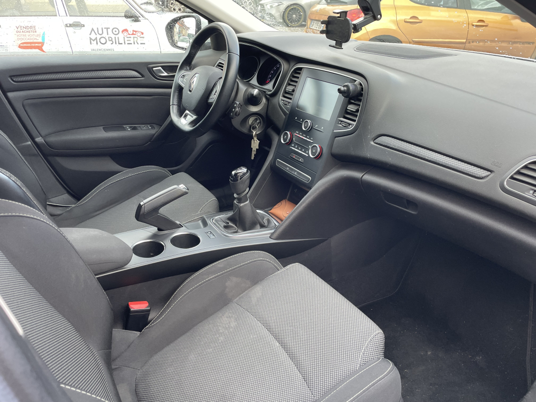 Renault Megane — 8