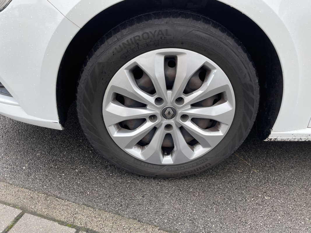Renault Megane — 25