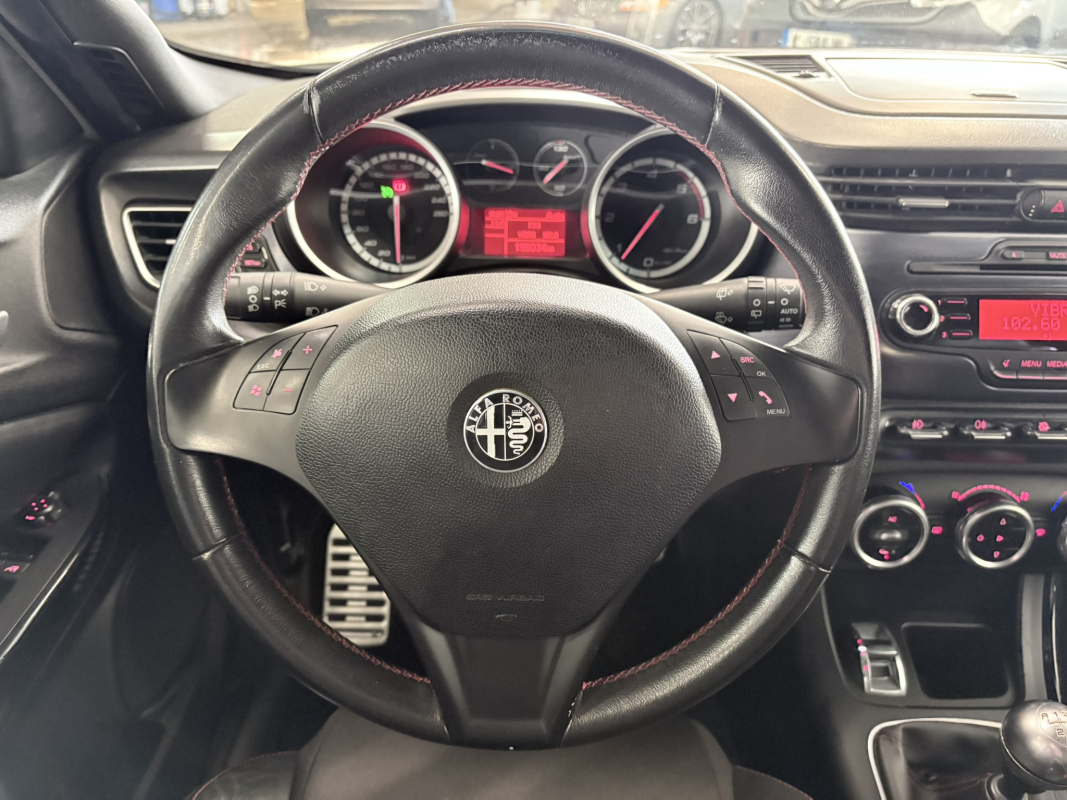 Alfa Romeo Giulietta — 12